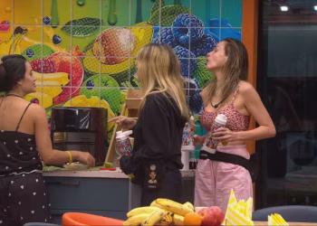 Jordana comenta truque de Samira para fugir do Contragolpe: ‘Foi se enterrando no sofá’