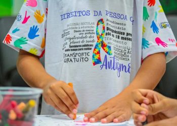 Abril Azul chama atenção para mais de 2,4 milhões de brasileiros com autismo