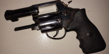 Polícias Militar e Civil prendem traficante com arma e munições