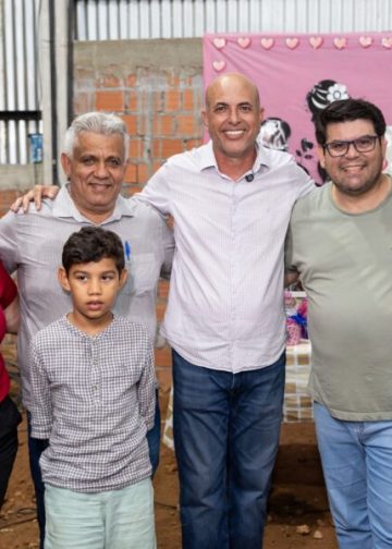 Deputado Ismael Crispin entrega implementação agrícola e apoio reforça a agricultura familiar em São Francisco do Guaporé