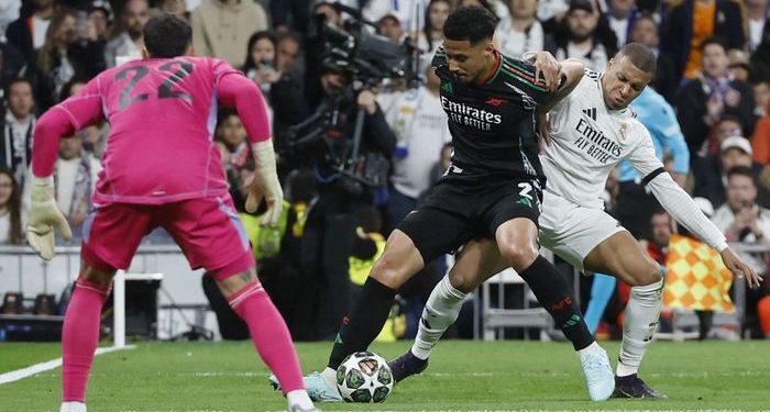 Gertak PSG, William Saliba Ingatkan Arsenal Punya Pertahanan Terceiro Campeão da Liga