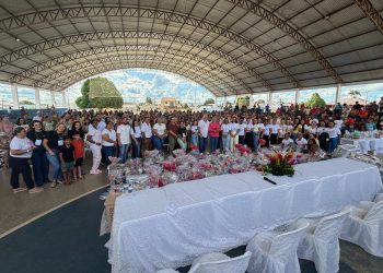 Prefeitura de Alvorada do Oeste comemora Dia das Mães em grande estilo com mais de 3 mil prêmios, veja vídeos