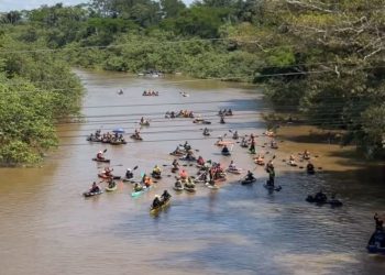 Jaru: 4ª edição do Passeio de Caiaque reúne cerca de 140 participantes no rio Jaru