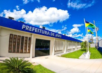 Prefeitura de Jaru sanciona lei que garante revisão salarial aos servidores municipais e complementação de salário dos profissionais do magistério