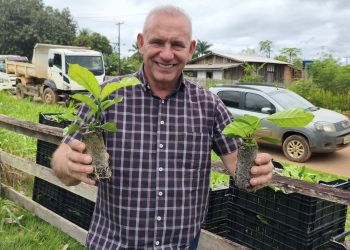 Ezequiel Neiva fortalece produção rural com entrega de recursos para mudas de café em Santa Luzia D’Oeste