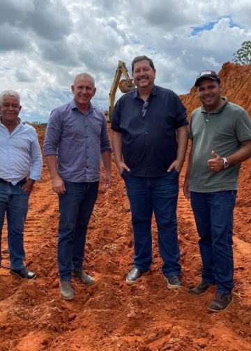 Deputado Ezequiel Neiva acompanha obras de rebaixamento de morros em Machadinho D’Oeste
