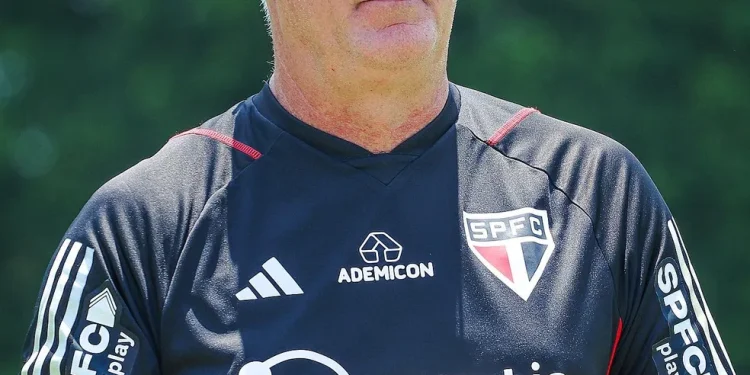 São Paulo escolhe Dorival como prioridade e marca reunião, mas lado financeiro preocupa
