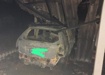 Mulher acorda durante a madrugada e descobre carro em chamas na área rural de Porto Murtinho