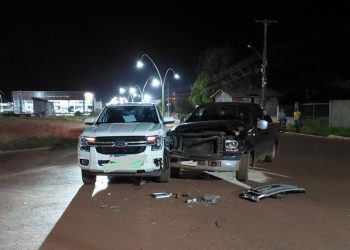 Em São Francisco do Guaporé, acidente entre caminhonet assusta moradores