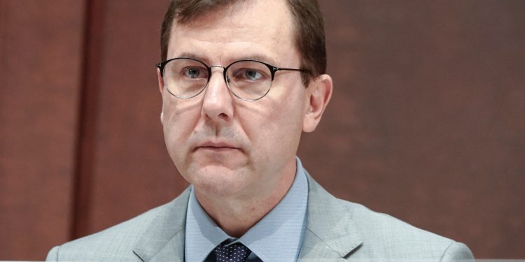 O deputado Tom Kean Jr. de Nova Jersey diz que está ‘energizado’, mas parece adiar o cronograma para o retorno