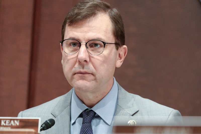O deputado Tom Kean Jr. de Nova Jersey diz que está ‘energizado’, mas parece adiar o cronograma para o retorno
