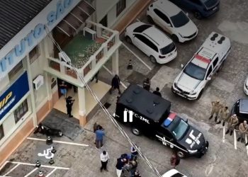 Urgente: Duas funcionárias são mortas por adolescentes de 13 anos na escola no Acre; há outros feridos (vídeo)