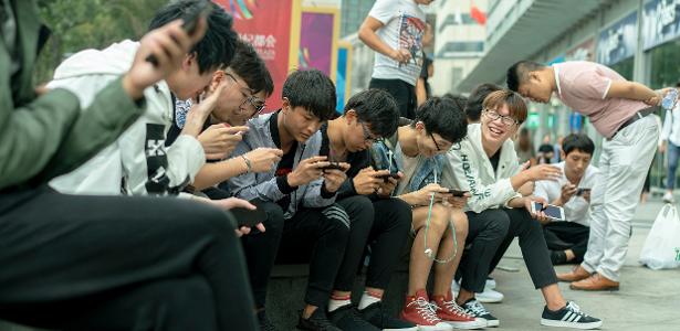 Sai SMS, ambos os tokens: China inclui IA na conta de celular