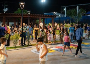 Prefeitura de Jaru inaugura nova praça pública e quadra poliesportiva no bairro Jardim Primavera
