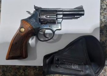 Arma é encontrada na mochila do passageiro durante fiscalização no aeroporto de RO