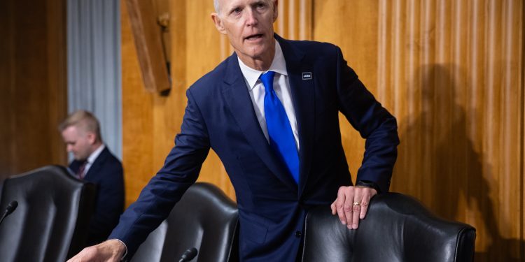 Rick Scott suspende promoções da Guarda Costeira