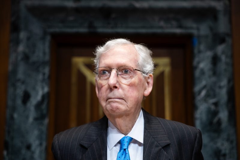 Thune está ‘esperançoso’ de que Mitch McConnell retorne esta semana