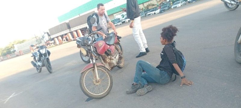 Jaru: Motociclista fica ferido após colisão com carro na BR-364