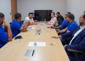 Deputado Marcelo Cruz participa de reunião na AGERO para discutir demandas dos taxistas de Rondônia