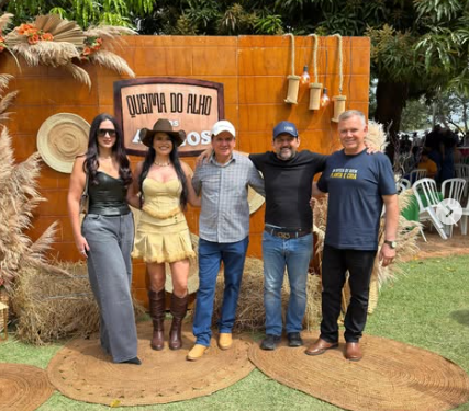 Laerte Gomes participa da tradicional Queima do Alho, em Ji-Paraná, um evento que mantém vivas as raízes, a cultura e as tradições que fazem parte da história do nosso povo.