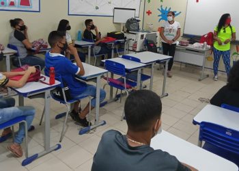 Alex Redano solicita construção de quadra de areia e pista de corrida para escola no Distrito de Calama