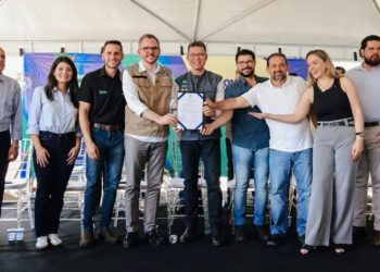 Deputado Nim Barroso participa de assinatura da ordem de serviço para novo terminal de passageiros do aeroporto de Ji-Paraná