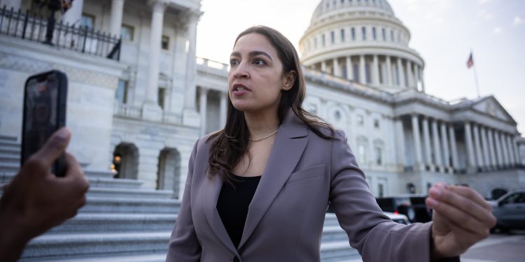 AOC endossa El-Sayed na corrida para o Senado de Michigan