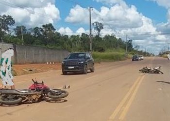 Colisão entre motocicletas deixa dois feridos na Linha 82, em São Miguel do Guaporé