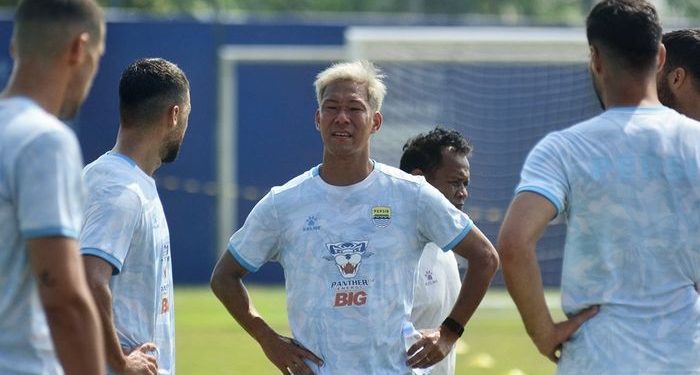 Kesan Pertama Gelandang Jepang Ikut Latihan de Persib Bandung