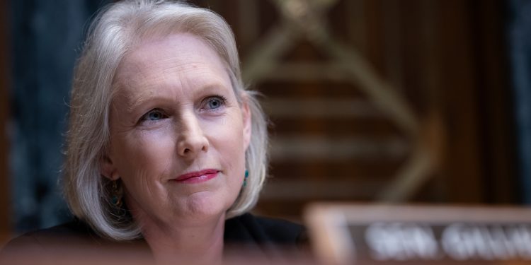 Gillibrand e Boozman lançam novo projeto bipartidário de licença remunerada