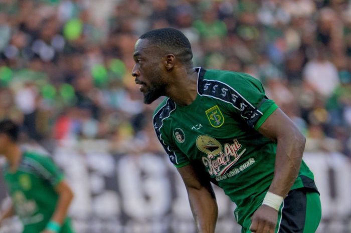 Yann Mabella Terpukau Bonek, Sebut Atmosfer Persebaya yang Terbaik Sepanjang Kariernya, Malásia Tidak ada Apa-apanya