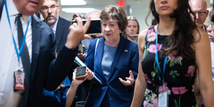 Senate passes funding bill to avert October shutdown
