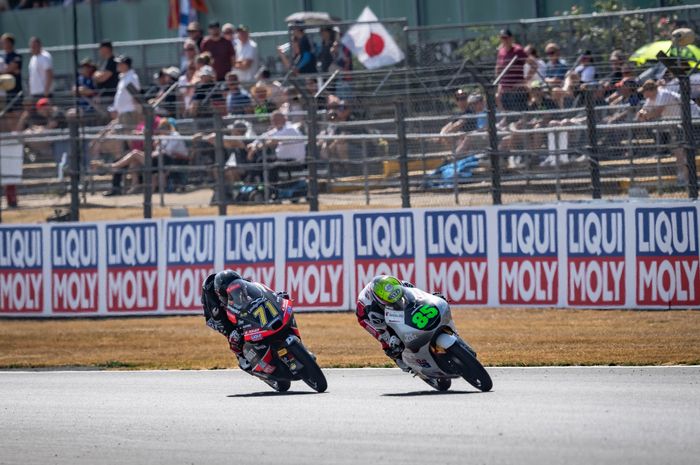Lebih Baik dari Rekan Setim Dadakan Veda, 2 Rival Ramadhipa Curi Start Bagus Debut pada Moto3