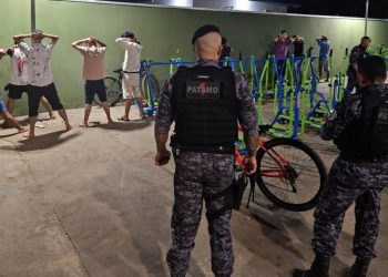 Jaru: Adolescentes são abordados após danos em brinquedos de praça pública
