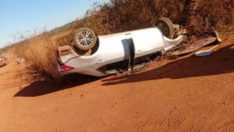 Após capotamento, motorista abandona veículo em cidade do Cone Sul; veja vídeo