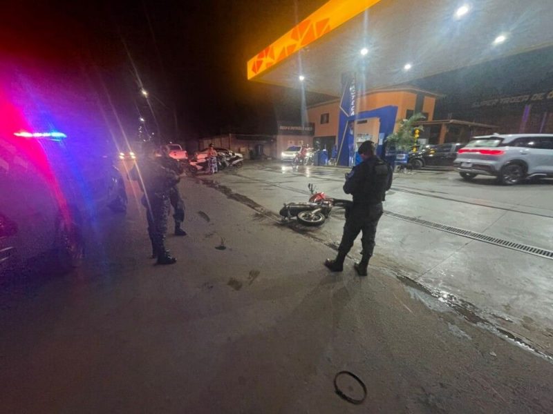 Jaru: Motociclista sem CNH, sem capacete e após beber tenta fugir da PM, mas cai durante perseguição