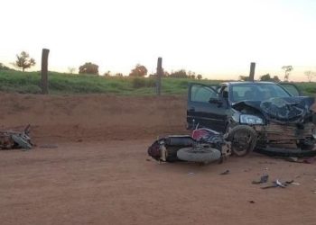 Colisão entre carro e duas motocicletas deixa dois feridos na zona rural de São Miguel do Guaporé