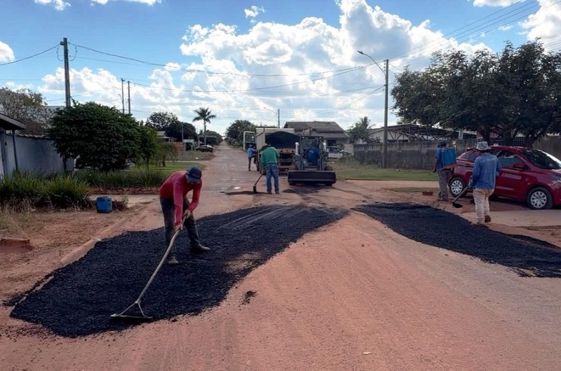 Prefeitura de Alvorada do Oeste intensifica operação tapa-buracos para melhorar o trânsito na área urbana