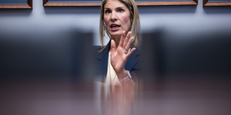 ‘Não acho que ninguém esteja realmente confortável’: líder democrata em IA levanta alarmes contra Trump, ligação de Zuckerberg