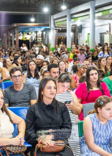 Prefeito Zé Wellington participa das festas escolares e se destaca na união das famílias em São Francisco do Guaporé