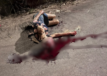 Jaru: Ciclista é encontrado ferido na rua e suspeita é de que veículo tenha passado sobre sua cabeça