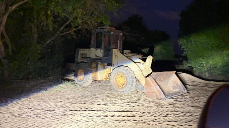 A Polícia Civil de Rondônia apreende pá carregadeira avaliada em R$ 200 mil que seria levada para a Bolívia; veja vídeo