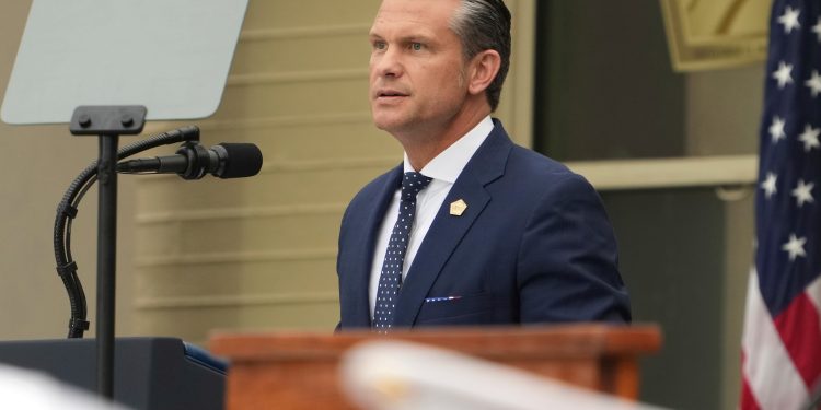 Democratas do Senado pressionam Hegseth pelo preço da guerra no Irã