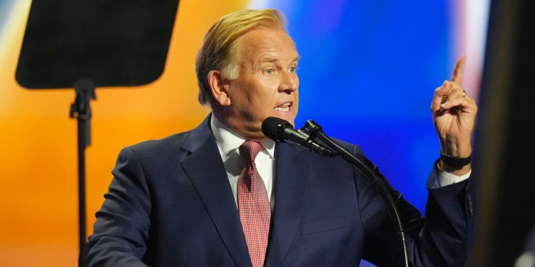 Mike Rogers diz que a guerra no Irã precisa ‘terminar rapidamente’ em meio ao aumento dos preços
