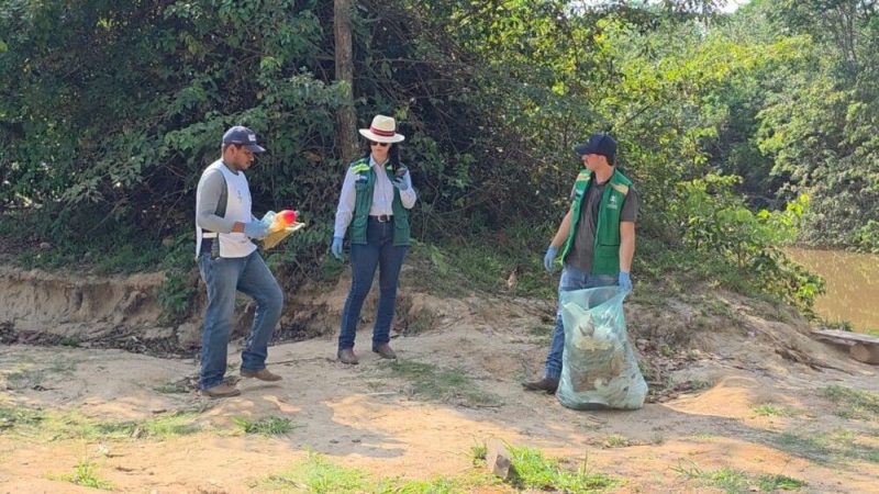 Prefeitura de Jaru realiza ação de limpeza e plantio de árvores às margens do Rio Jaru
