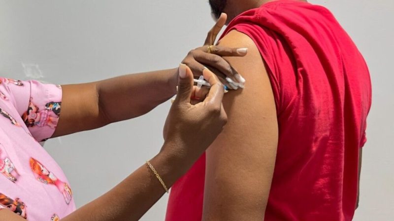Prefeitura de Jaru realiza quarta-feira, ação de vacinação, testes rápidos e aferição de pressão na Comunidade Nossa Senhora da Luz