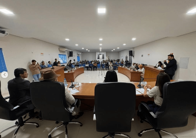 3 minutos: presidente da Câmara de Jaru assina edital às 10h57 e marca reeleição da Mesa Diretora para as 11h