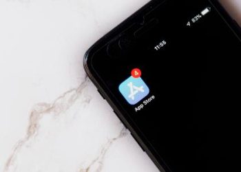 iOS 27 permite confirmar idade com selfie e cartão de crédito no Brasil
