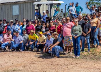 Associação Asproterra recebe trator e implementos agrícolas com recurso destinado pelo deputado Pedro Fernandes