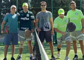 “Se não fosse o padel…”: conheça o esporte que é terapia de Abel e tem quadra construída no Palmeiras